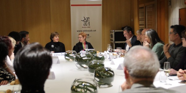 Sopar col·loqui amb Anna Ayuso