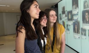 Las ganadoras del premio ¿Qué es para ti Europa? 2024 visitan Bruselas